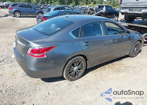 2015 Nissan Altima 2.5 S z USA, uszkodzony, nr VIN 1N4AL3AP2FC154702